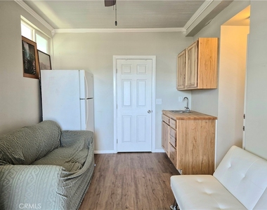 1382 Western - Photo Thumbnail 16