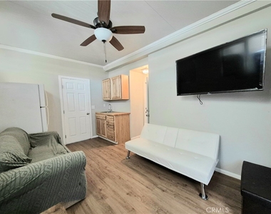 1382 Western - Photo Thumbnail 15