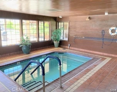 1382 Western - Photo Thumbnail 2