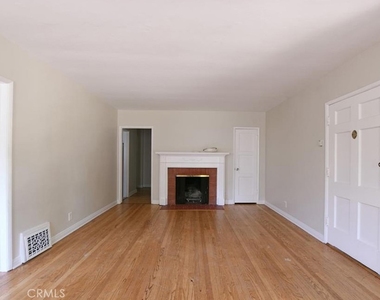 11061 Ohio Avenue - Photo Thumbnail 2