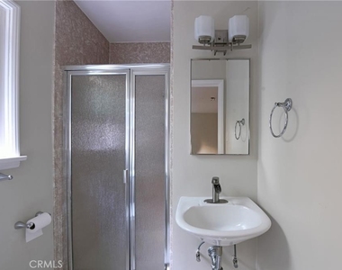11061 Ohio Avenue - Photo Thumbnail 9