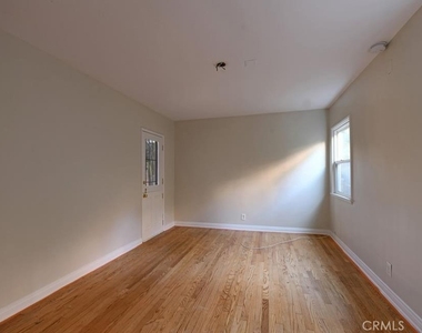 11061 Ohio Avenue - Photo Thumbnail 10
