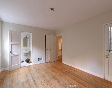 11061 Ohio Avenue - Photo Thumbnail 4