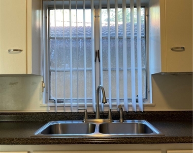 357 Grant Street - Photo Thumbnail 5