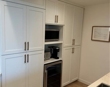 723 Palisades Beach Road - Photo Thumbnail 10