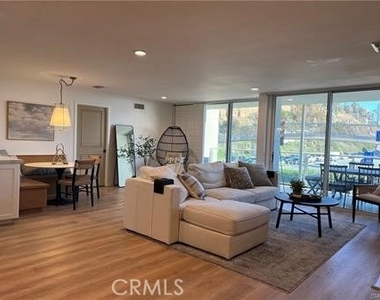 723 Palisades Beach Road - Photo Thumbnail 1