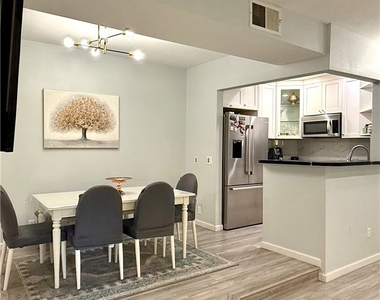 19009 Sherman Way - Photo Thumbnail 5