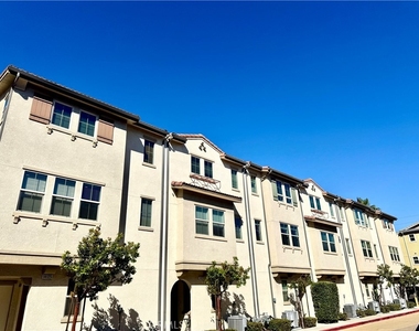 14121 W Oak Lane - Photo Thumbnail 1