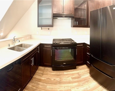 14121 W Oak Lane - Photo Thumbnail 8