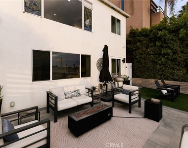 5267 E Ocean Boulevard - Photo Thumbnail 10