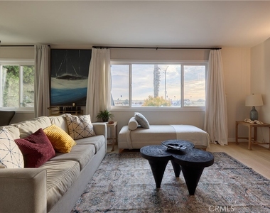 5267 E Ocean Boulevard - Photo Thumbnail 1