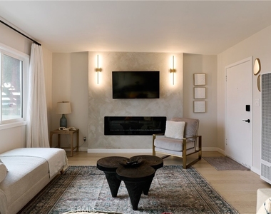 5267 E Ocean Boulevard - Photo Thumbnail 2