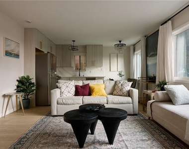 5267 E Ocean Boulevard - Photo Thumbnail 3