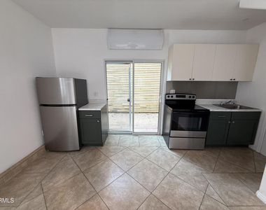 748 N La Jolla Avenue - Photo Thumbnail 3