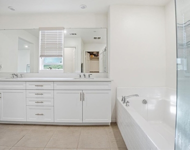 556 Enzo Street - Photo Thumbnail 26