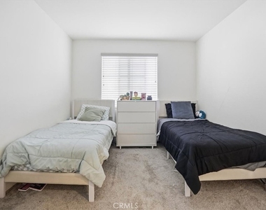 556 Enzo Street - Photo Thumbnail 32