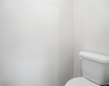 556 Enzo Street - Photo Thumbnail 29