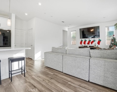 556 Enzo Street - Photo Thumbnail 8