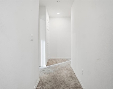 556 Enzo Street - Photo Thumbnail 20