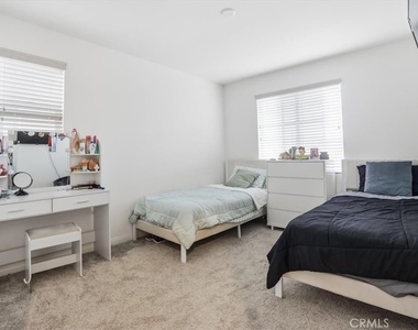 556 Enzo Street - Photo Thumbnail 31