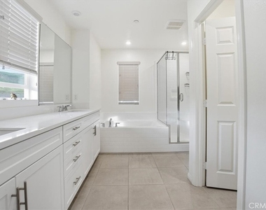 556 Enzo Street - Photo Thumbnail 25