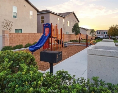 556 Enzo Street - Photo Thumbnail 38