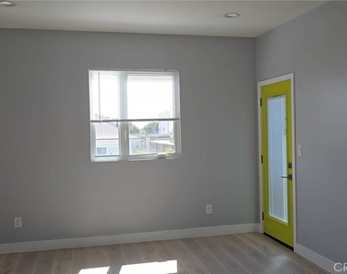 2250 W 14th - Photo Thumbnail 14