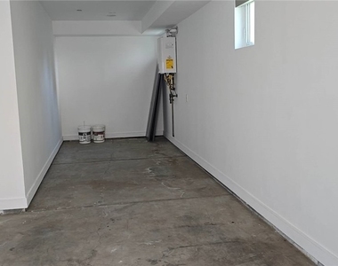 2250 W 14th - Photo Thumbnail 7