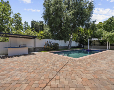 4825 San Feliciano Drive - Photo Thumbnail 10