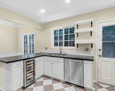 6053 Scenic Avenue - Photo Thumbnail 16