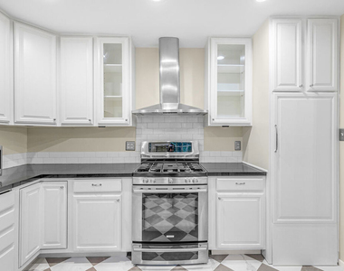 6053 Scenic Avenue - Photo Thumbnail 15