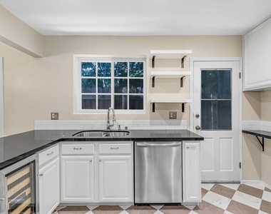 6053 Scenic Avenue - Photo Thumbnail 18