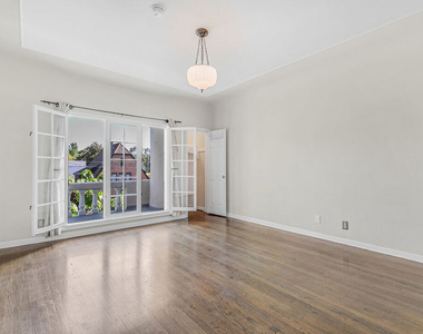 6053 Scenic Avenue - Photo Thumbnail 24