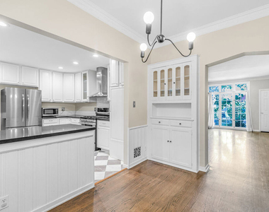 6053 Scenic Avenue - Photo Thumbnail 11