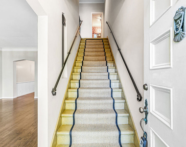6053 Scenic Avenue - Photo Thumbnail 19