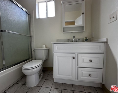 12779 Venice Boulevard - Photo Thumbnail 13