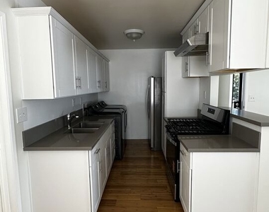 12779 Venice Boulevard - Photo Thumbnail 4