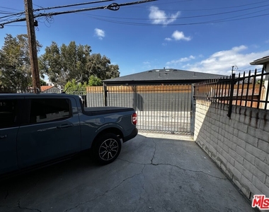 12779 Venice Boulevard - Photo Thumbnail 20