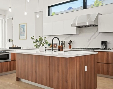 12136 Clarkson Road - Photo Thumbnail 6
