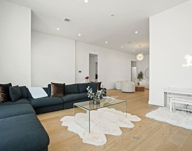 12136 Clarkson Road - Photo Thumbnail 2