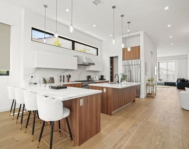 12136 Clarkson Road - Photo Thumbnail 8