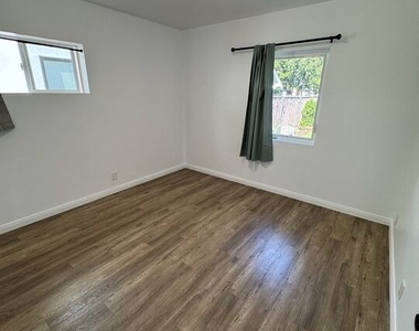 446 N California Street - Photo Thumbnail 22