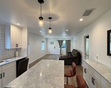 446 N California Street - Photo Thumbnail 25