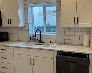 446 N California Street - Photo Thumbnail 10