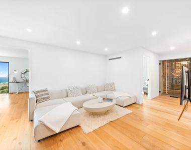 23812 Malibu Crest Drive - Photo Thumbnail 14