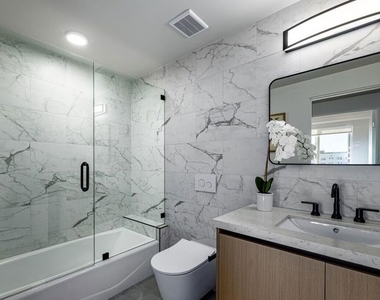 707 S Berendo Street - Photo Thumbnail 6