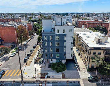 707 S Berendo Street - Photo Thumbnail 8