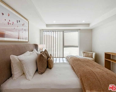 350 N Palm Drive - Photo Thumbnail 15