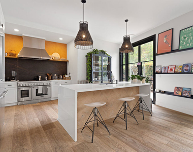 2065 Watsonia Terrace - Photo Thumbnail 1
