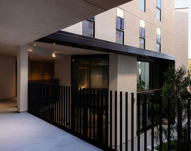 3004 W Sunset Boulevard - Photo Thumbnail 1
